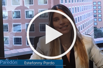 Estefanny Pardo Al Paredon Still