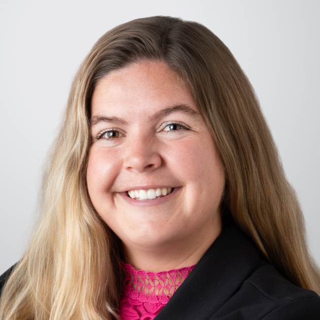 Hailey Dennis Headshot