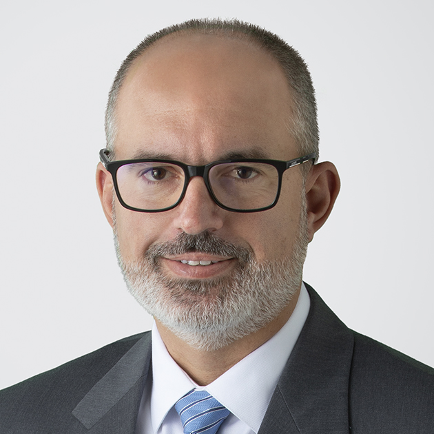 Israel Encinosa Headshot 