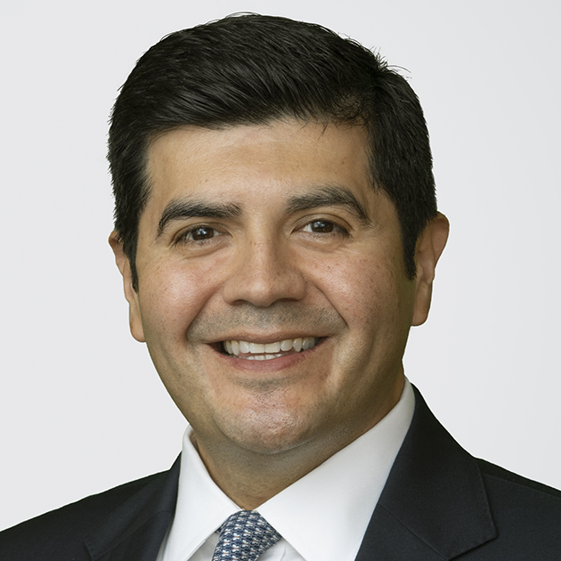 Eddie Jauregui headshot