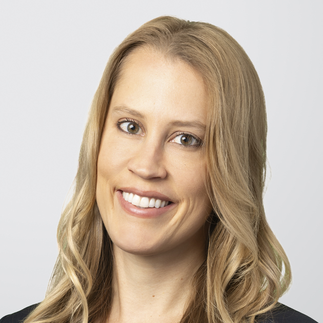 Jennifer Lada headshot