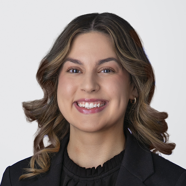 Molly McCue Headshot