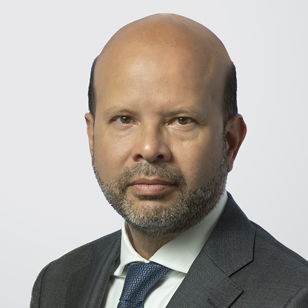 Jose V Zapata Headshot