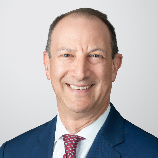 Warren Zola headshot